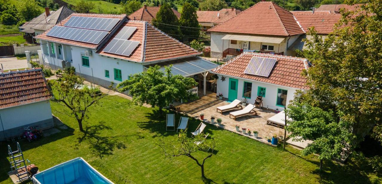 Matyoroza Vendeghaz Daire Tard Dış mekan fotoğraf